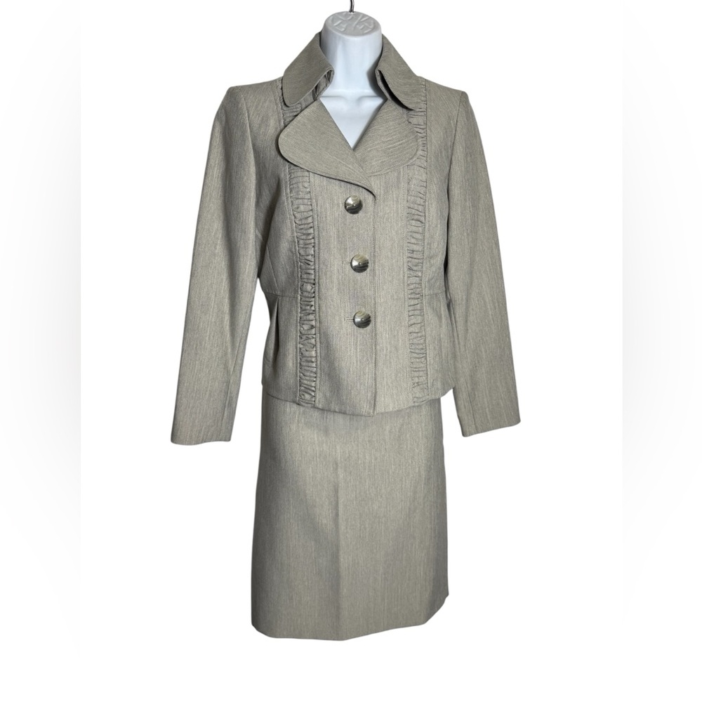 NWT Suit Studio Skirt Suit Size 8 Petite Light Beige Neutral Skirt Skirt PERFECT
